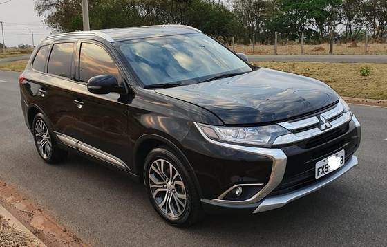 MITSUBISHI OUTLANDER 2018