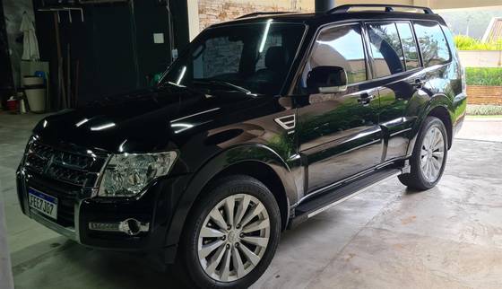 MITSUBISHI PAJERO FULL 2014