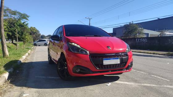 PEUGEOT 208 2018