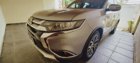 MITSUBISHI OUTLANDER 2018