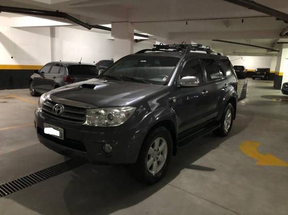 TOYOTA HILUX SW4 2011