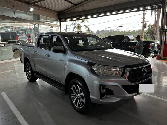 TOYOTA HILUX 2020