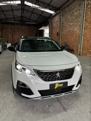 PEUGEOT 5008 2019