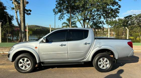 MITSUBISHI L200 TRITON 2013