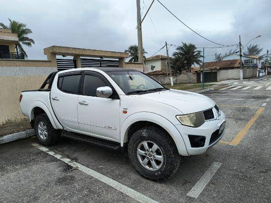 MITSUBISHI L200 TRITON 2012