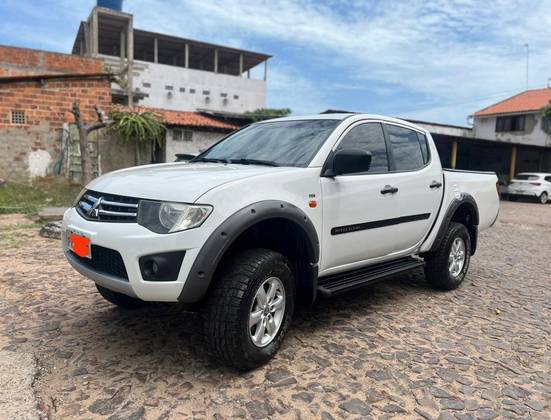 MITSUBISHI L200 TRITON 2016