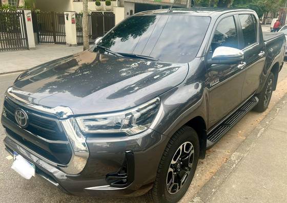 TOYOTA HILUX 2022