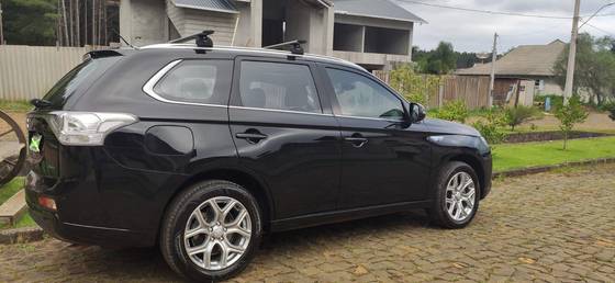 MITSUBISHI OUTLANDER 2015