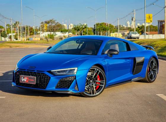 AUDI R8 2021