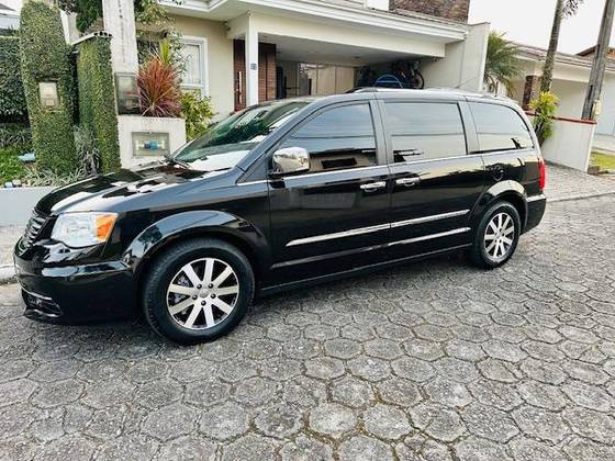 CHRYSLER TOWN & COUNTRY 2015