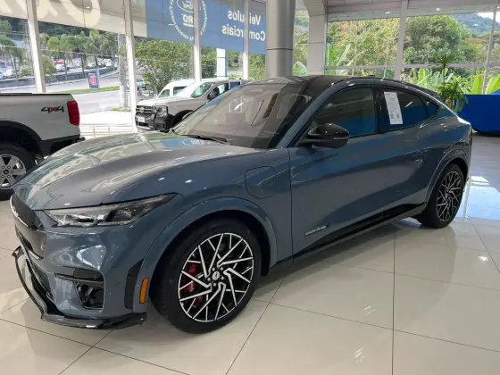 FORD MUSTANG MACH-e 2023