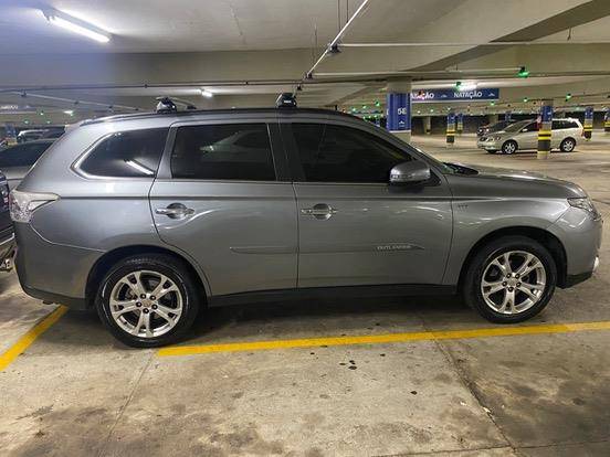 MITSUBISHI OUTLANDER 2015