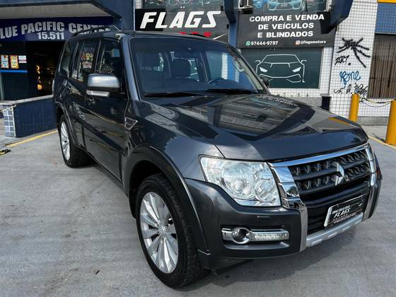 MITSUBISHI PAJERO FULL 2017