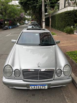 MERCEDES-BENZ E 320 1996