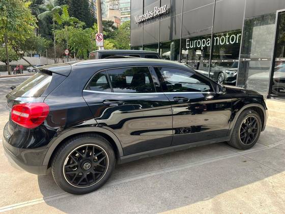 MERCEDES-BENZ GLA 250 2015
