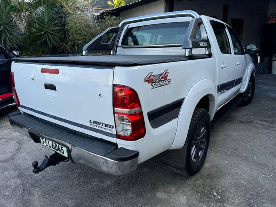 TOYOTA HILUX 2015