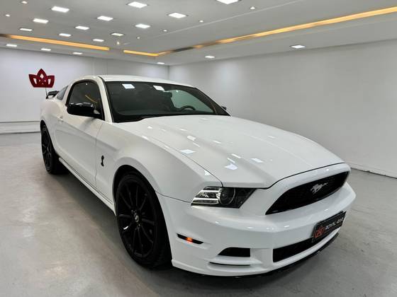 FORD MUSTANG 2013