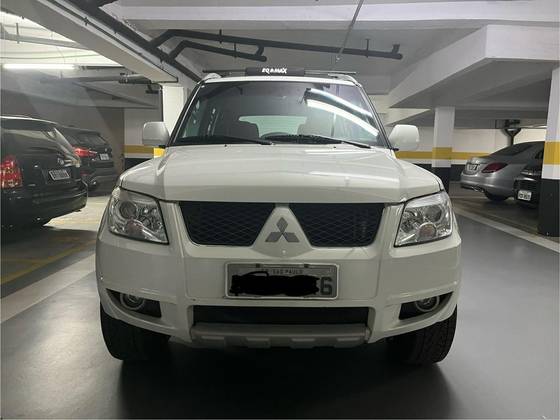 MITSUBISHI PAJERO TR4 2012