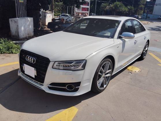 AUDI S8 2017