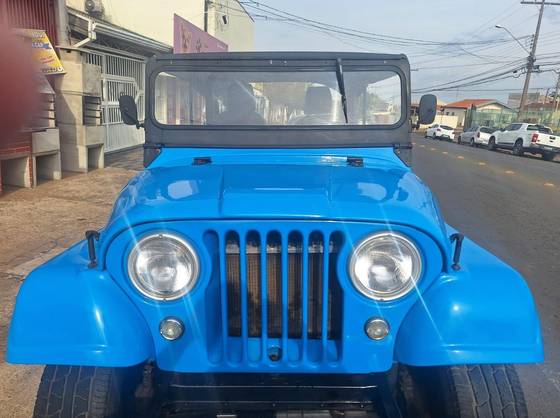WILLYS JEEP 1975