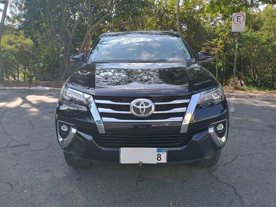 TOYOTA HILUX SW4 2020