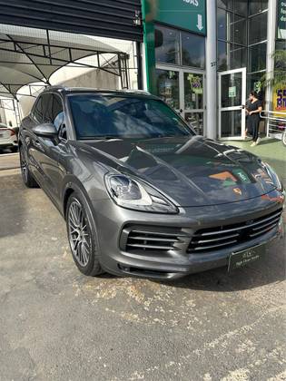 PORSCHE CAYENNE 2021