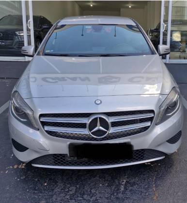 MERCEDES-BENZ A 200 2015
