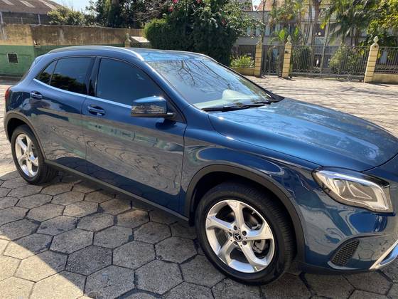 MERCEDES-BENZ GLA 200 2019