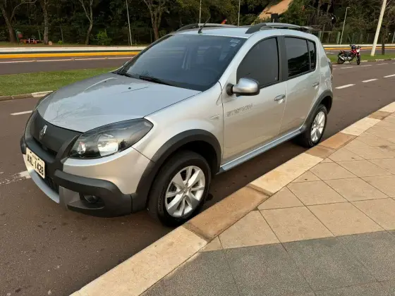 RENAULT SANDERO 2013