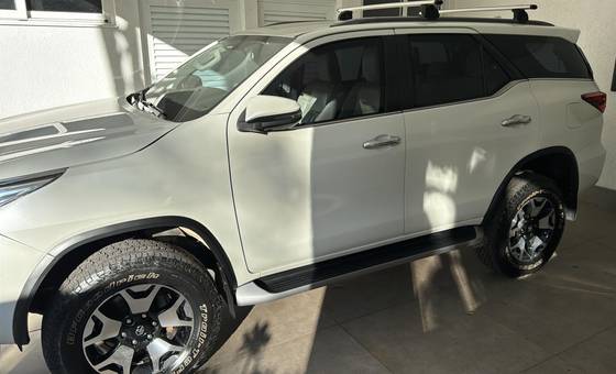 TOYOTA HILUX SW4 2019