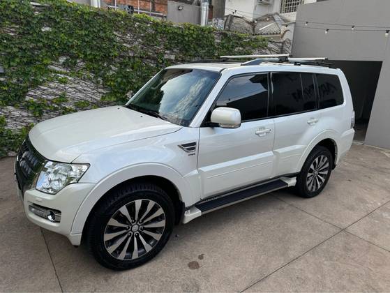 MITSUBISHI PAJERO FULL 2018