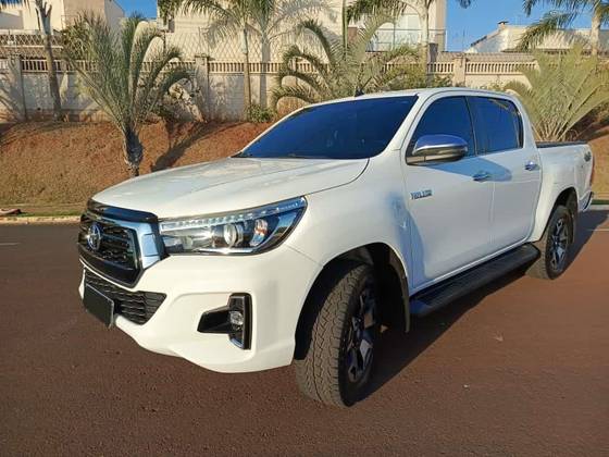 TOYOTA HILUX 2019