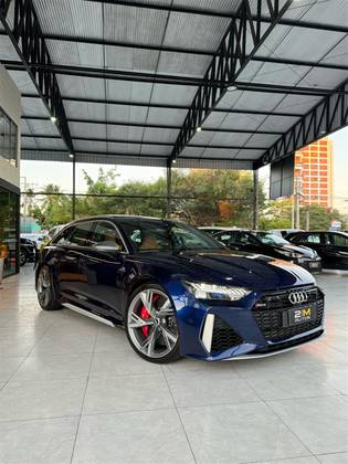 AUDI RS6 2021
