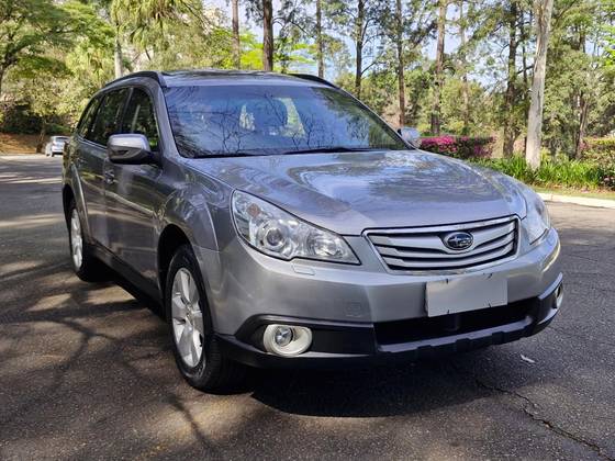 SUBARU OUTBACK 2011
