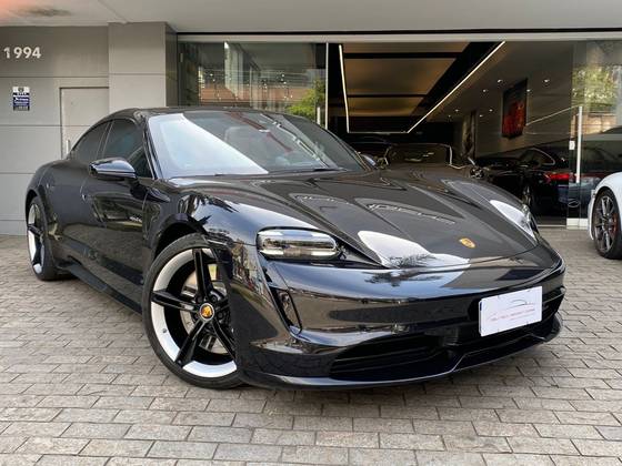 PORSCHE TAYCAN 2022