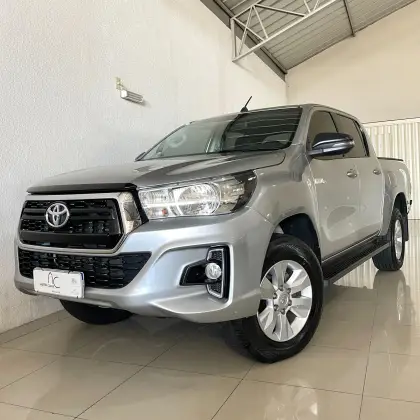 TOYOTA HILUX 2019