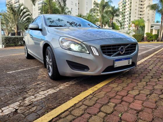 VOLVO S60 2012