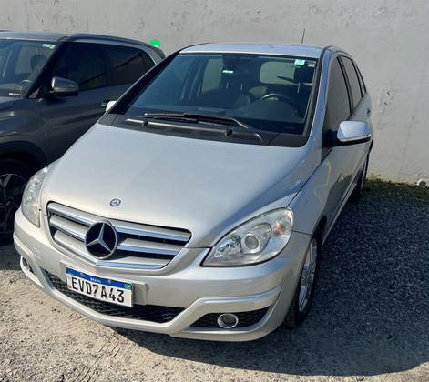MERCEDES-BENZ B 180 2011
