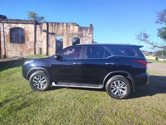 TOYOTA HILUX SW4 2020