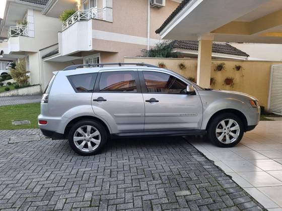 MITSUBISHI OUTLANDER 2013