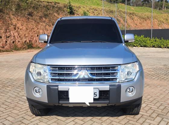 MITSUBISHI PAJERO FULL 2009