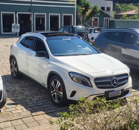 MERCEDES-BENZ GLA 250 2015