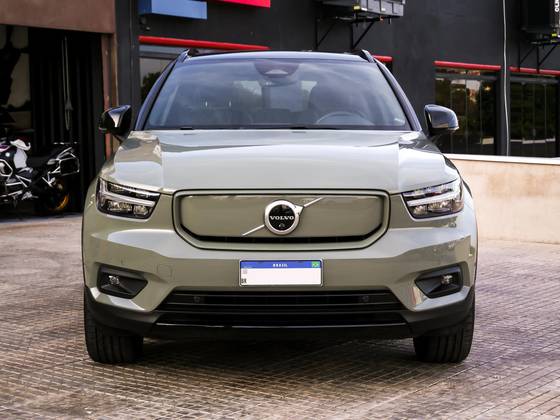 VOLVO XC40 2022