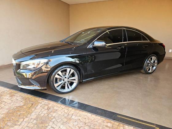 MERCEDES-BENZ CLA 200 2017