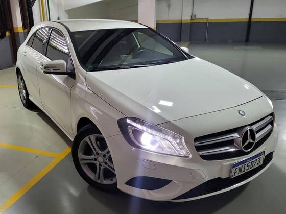 MERCEDES-BENZ A 200 2014