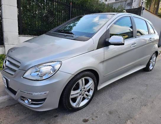 MERCEDES-BENZ B 200 2011