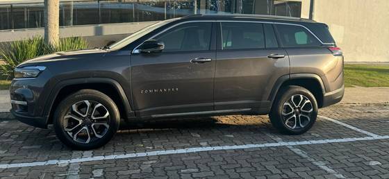 JEEP COMMANDER 2023