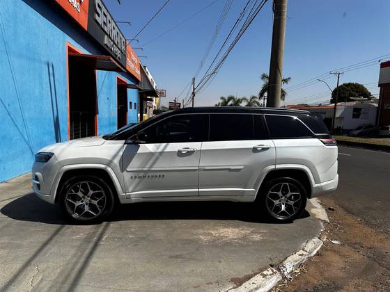 JEEP COMMANDER 2023