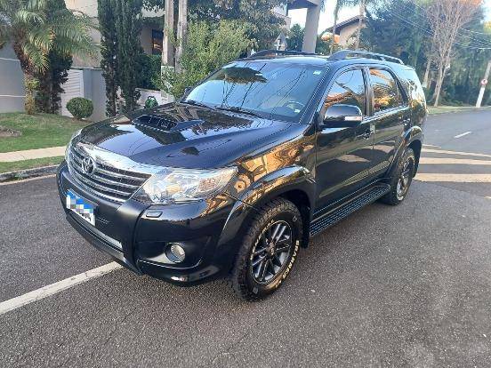 TOYOTA HILUX SW4 2014
