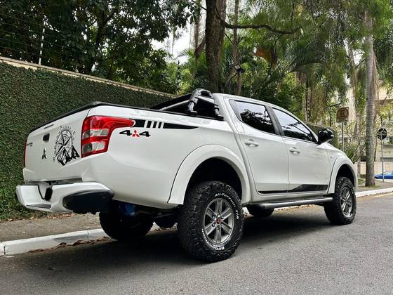 MITSUBISHI L200 TRITON 2020